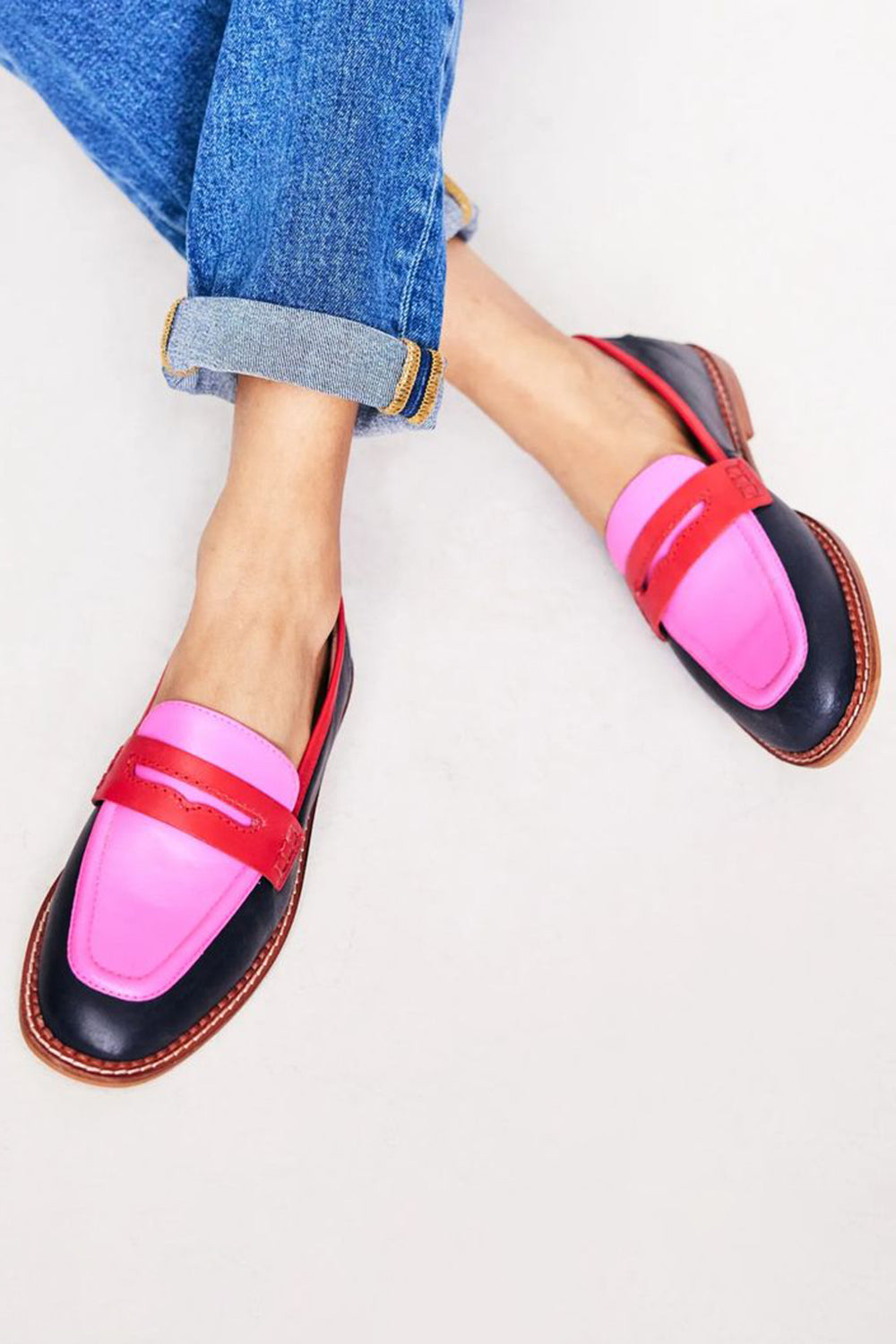 Faius™ | Mocassins noirs moelleux avec des détails colorés vifs pour un style unique