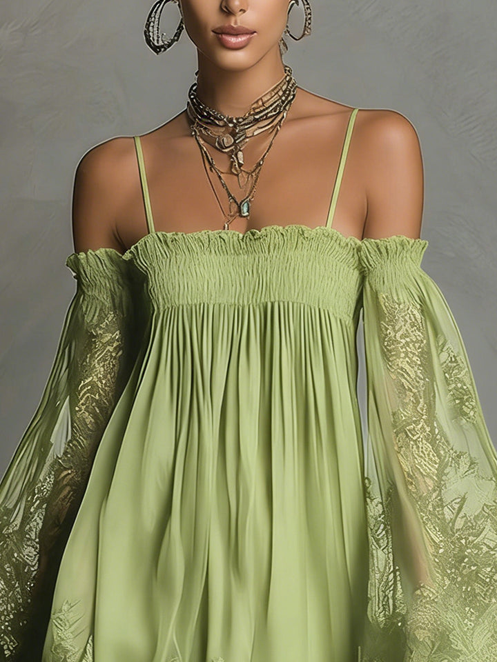 Noemi - Mini robe en bleu marine avec décolleté off-shoulder, finitions en dentelle et manches transparentes