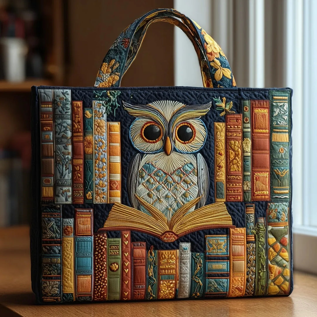 Sac Artisanal Hibou entre Anciens Livres