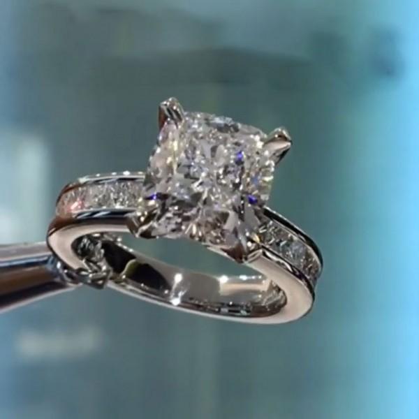Roxane™ | Bague de fiançailles coussin