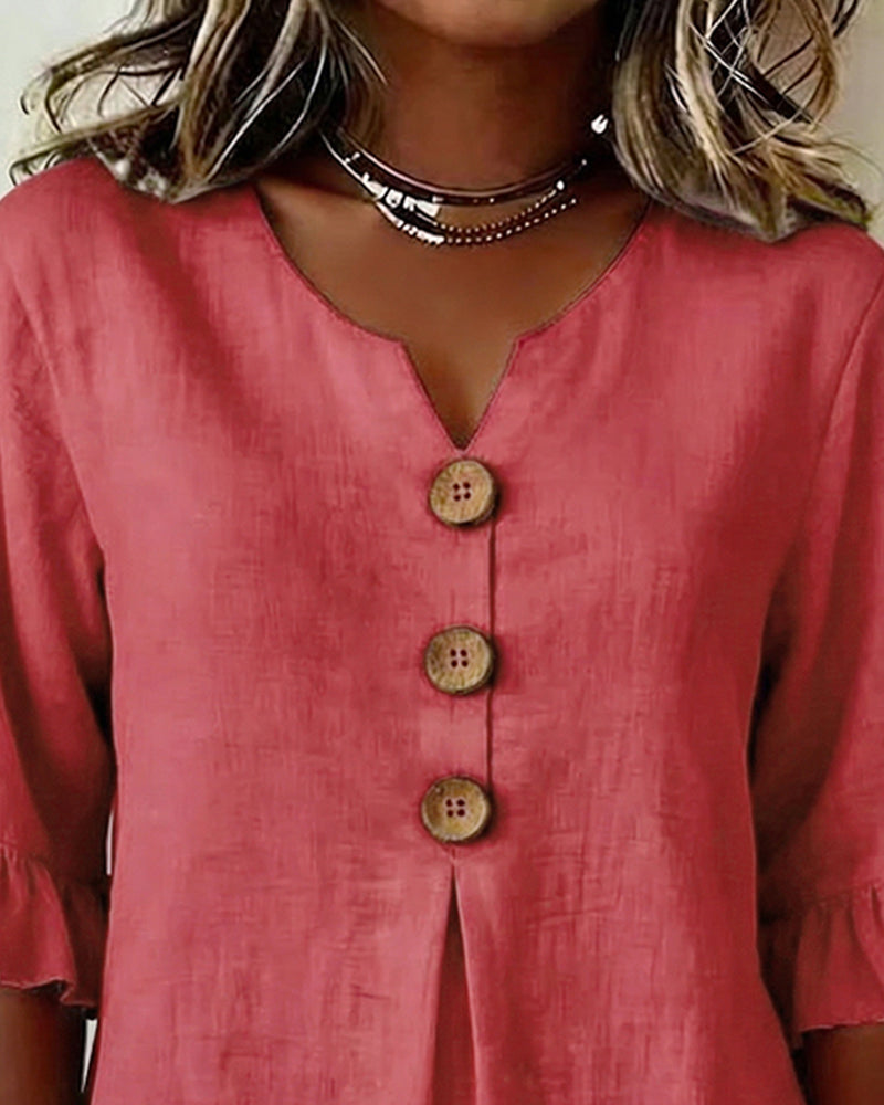 Blouse Sophia unie en coton-lin avec boutons en bois et volant