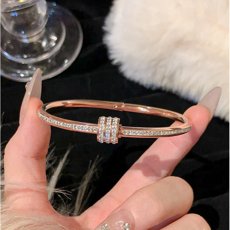 Faustina™ | Bracelet élégant en or