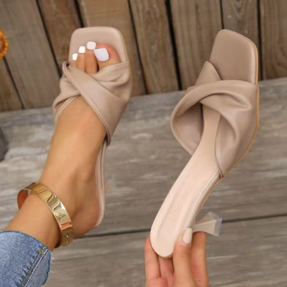 Maelira | Pantoufles avec des brides torsadées et un talon