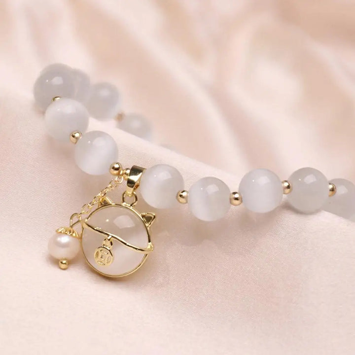 Evelisse™ | Bracelet avec perles et pendentif chat