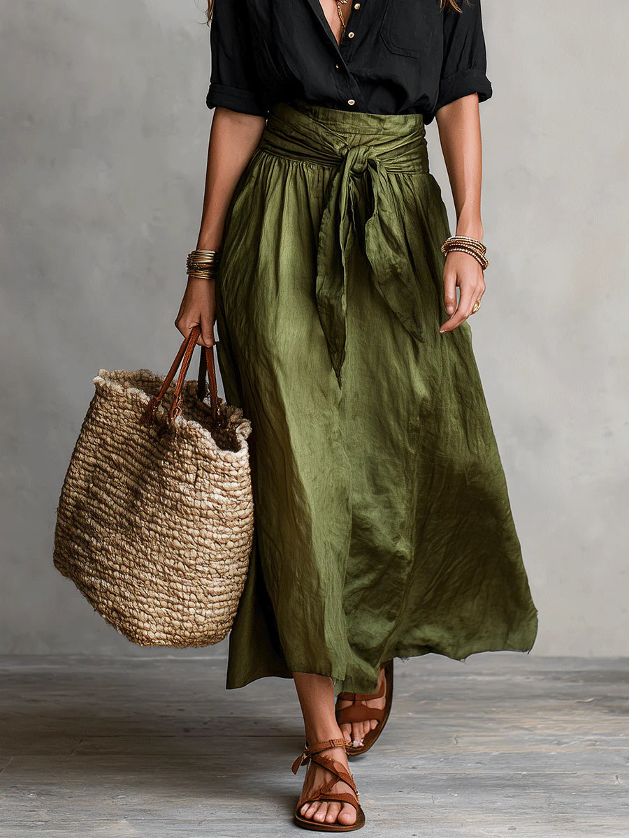 Vera™ | Ensemble de deux pièces : t-shirt noir et jupe midi olive