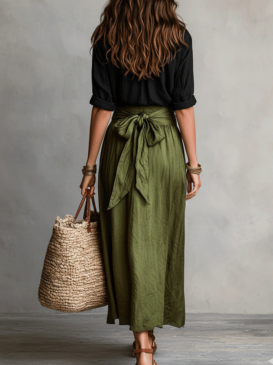 Vera – Ensemble de deux pièces : chemise noire et jupe midi vert olive
