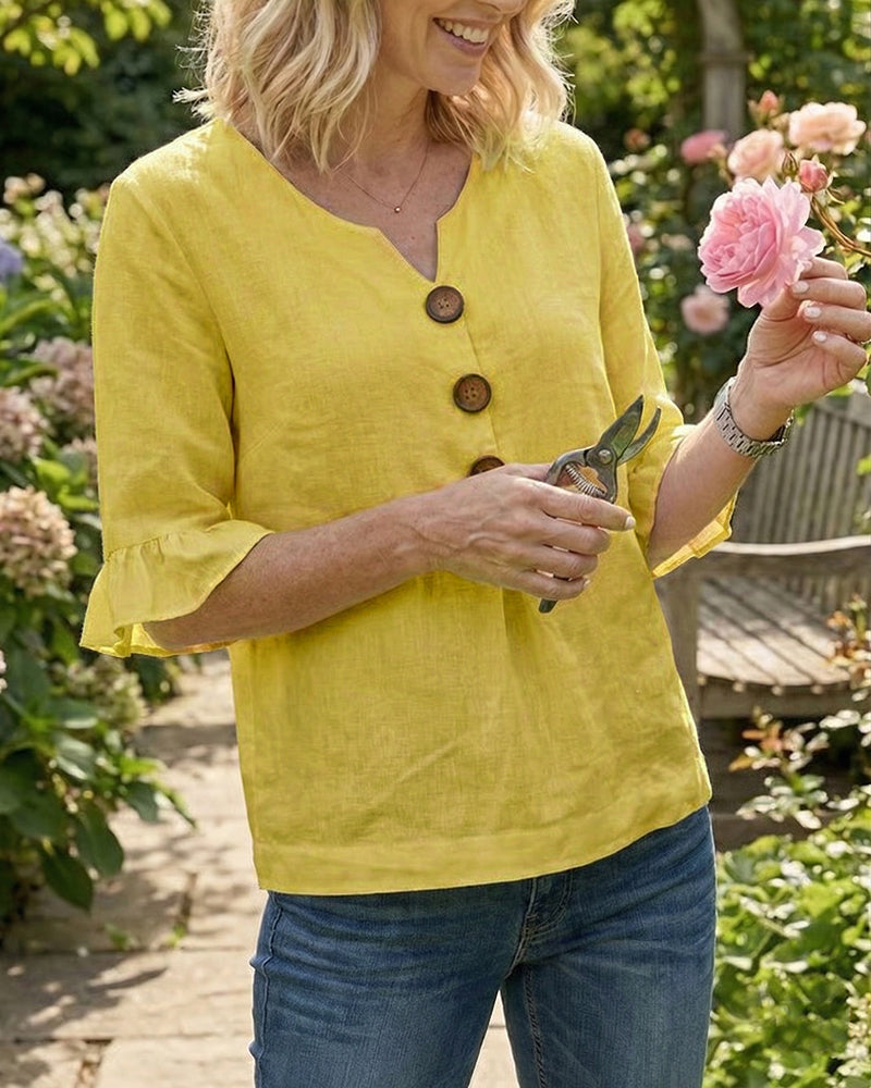Blouse Sophia unie en coton-lin avec boutons en bois et volant