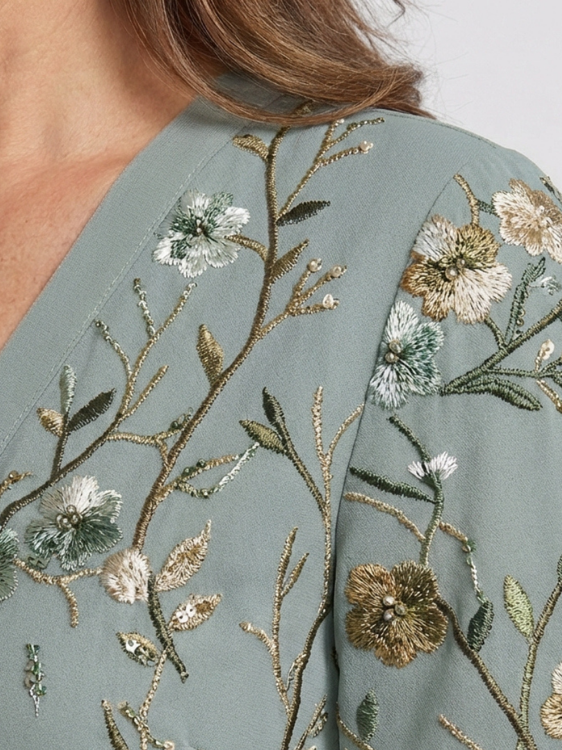 Evadne | Robe Maxi à Fleurs à Col V et Manches Courtes