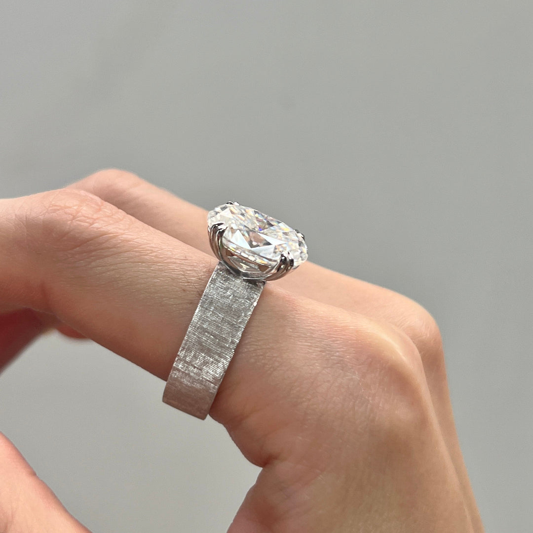 Yvonne™ | Bague de fiançailles ovale bande large